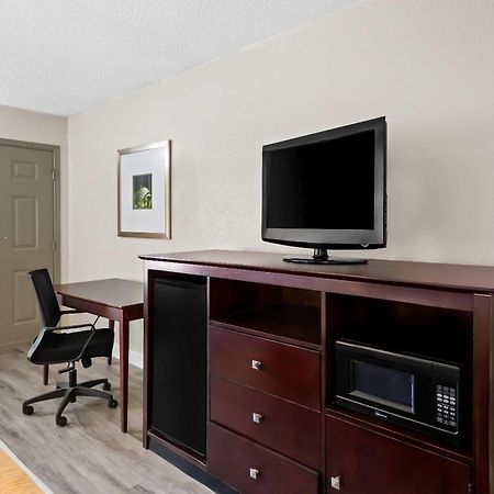 Days Inn By Wyndham Petersburg/South Fort Lee Exteriör bild