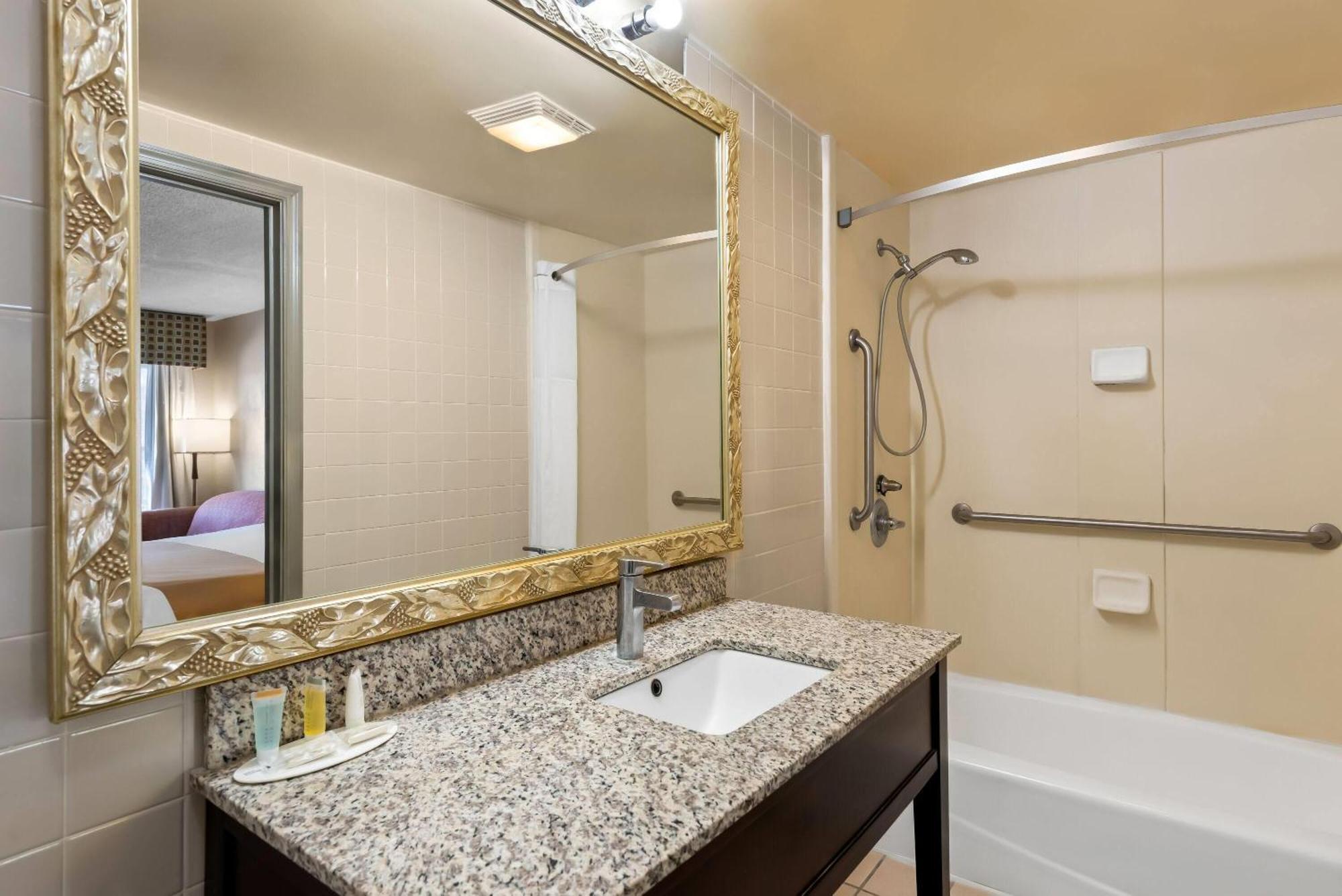 Days Inn By Wyndham Petersburg/South Fort Lee Exteriör bild
