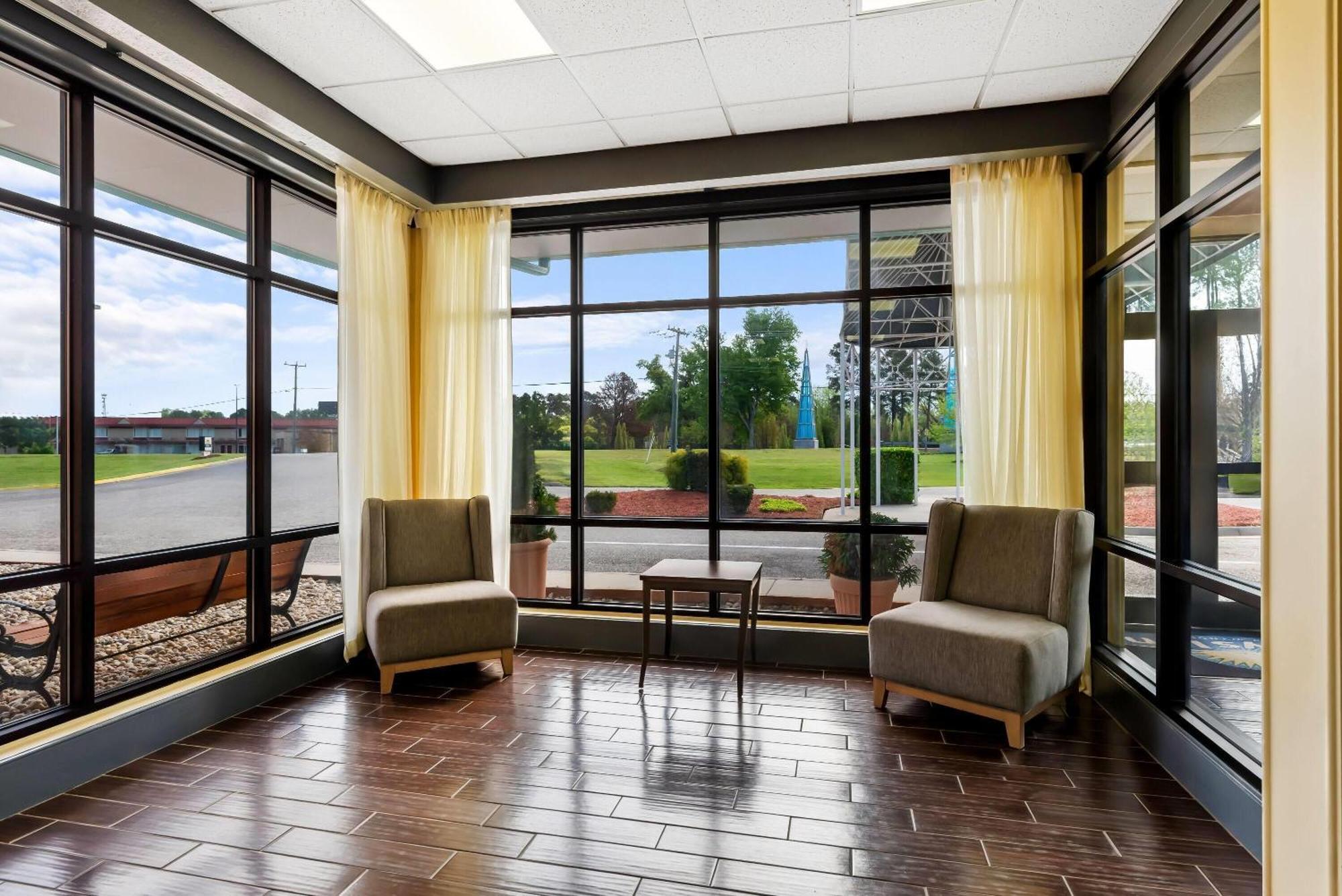 Days Inn By Wyndham Petersburg/South Fort Lee Exteriör bild